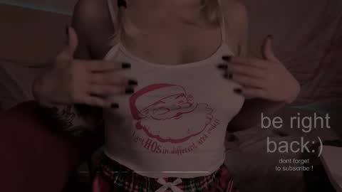 Snapshot of h2h0e chatting on 5, 10, 2025 Lana online show from 5, 10, 2025