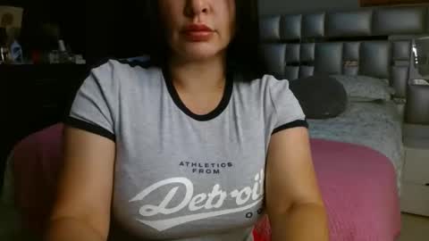 Snapshot of h_a_n_n_n_a chatting on 16, 11, 2025 h_a_n_n_n_a online show from 16, 11, 2025