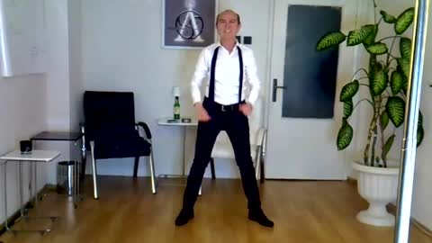 Snapshot of h_blackwood chatting on 3, 5, 2026 H. Blackwood online show from 3, 5, 2026