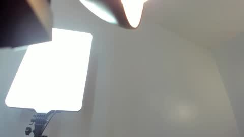 Hadid online show from 9, 3, 2026