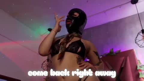 Haely online show from 30, 10, 2025