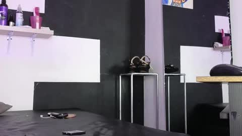 haileycat_ online show from 1, 11, 2025