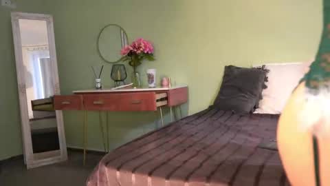 Hailey online show from 17, 2, 2025