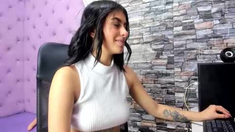 Snapshot of haileypetite chatting on 22, 5, 2026 Hailey Petite online show from 22, 5, 2026