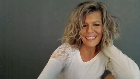 Snapshot of haileys123 chatting on 2, 3, 2026 Hailey online show from 2, 3, 2026