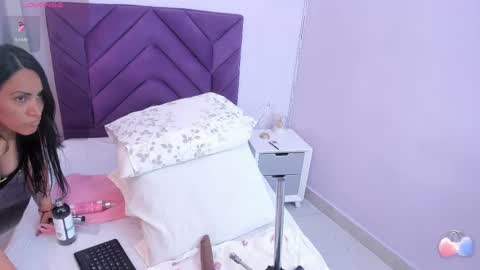 haileystonei online show from 1, 3, 2025