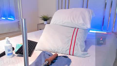 haileystonei online show from 23, 9, 2025