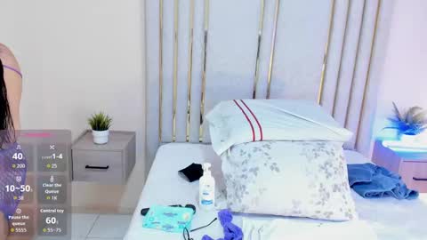 haileystonei online show from 6, 10, 2025