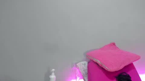 haileystonei online show from 24, 2, 2026