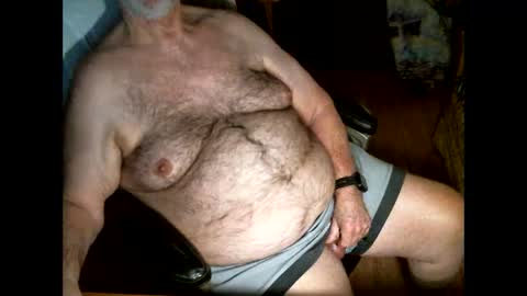 Snapshot of hairybear813 chatting on 30, 11, 2025 hairybear813 online show from 30, 11, 2025