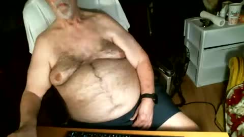 Snapshot of hairybear813 chatting on 17, 7, 2026 hairybear813 online show from 17, 7, 2026