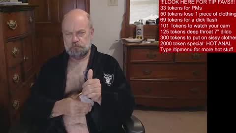 Snapshot of hairydaddybear69 chatting on 2, 7, 2026 HairyDaddyBear69 online show from 2, 7, 2026