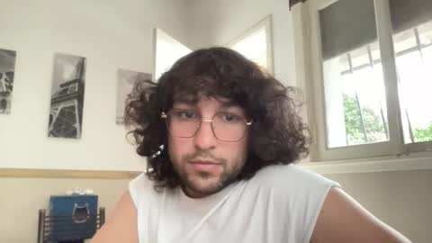 Snapshot of halfblood18 chatting on 15, 10, 2025 halfblood18 online show from 15, 10, 2025