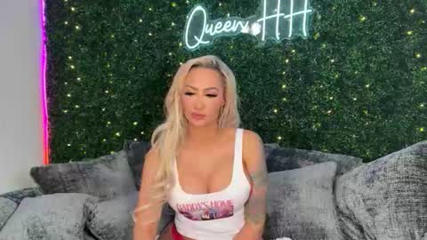 Snapshot of haliaxhill chatting on 6, 1, 2026 Halia Hill online show from 6, 1, 2026