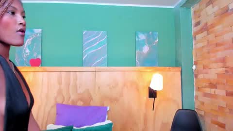 Halley Lorens online show from 16, 1, 2026