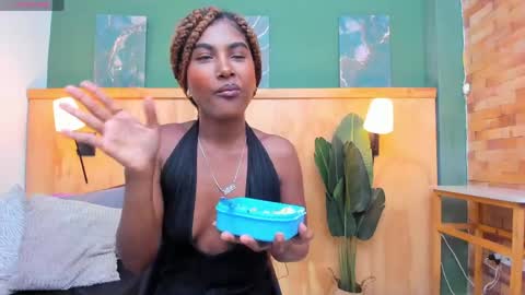Snapshot of halleylorens chatting on 18, 4, 2026 Halley Lorens online show from 18, 4, 2026