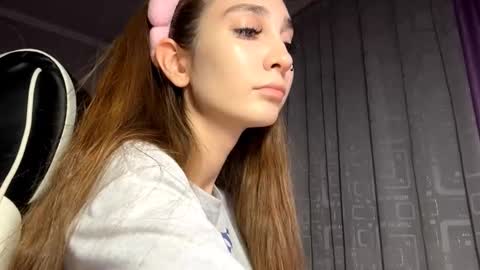 Holly online show from 2, 11, 2025