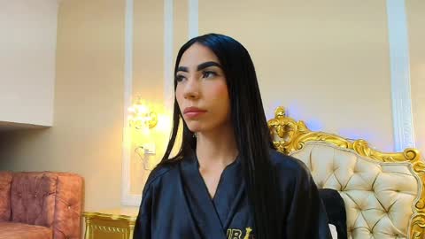 Hallie Stone online show from 5, 4, 2026