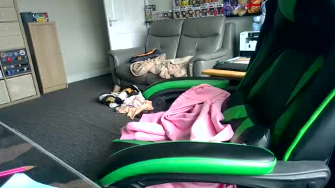 Sissy Sarah-Louise  online show from 16, 4, 2026