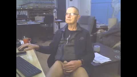 Snapshot of hamto65 chatting on 19, 12, 2024 Prefer men 80 online show from 19, 12, 2024