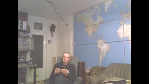 Snapshot of hamto65 chatting on 5, 3, 2025 Prefer men 80 online show from 5, 3, 2025