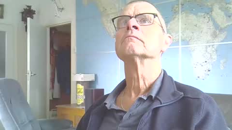 Snapshot of hamto65 chatting on 21, 9, 2025 Prefer men 80 online show from 21, 9, 2025