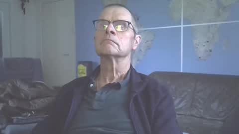 Snapshot of hamto65 chatting on 23, 10, 2025 Prefer men 80 online show from 23, 10, 2025