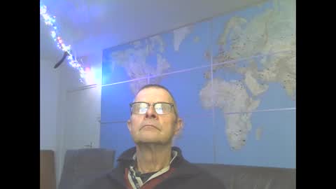 Snapshot of hamto65 chatting on 23, 11, 2025 Prefer men 80 online show from 23, 11, 2025