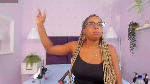 hanaahquinn online show from 10, 9, 2025