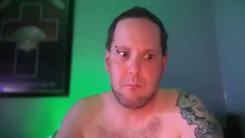 hand_banana_420 online show from 12, 10, 2025