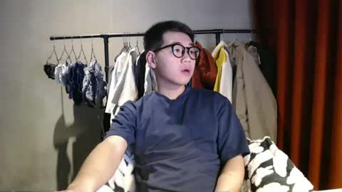 handsome_mannn online show from 6, 1, 2025