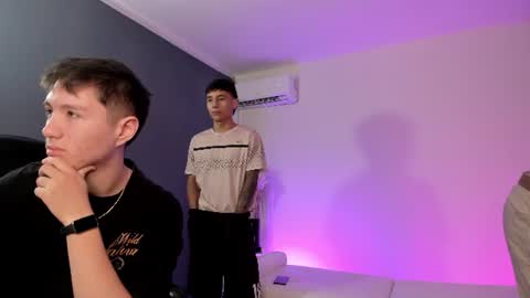 Snapshot of handsomeboys19 chatting on 24, 6, 2026 leonardfarrucknick and otis online show from 24, 6, 2026