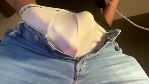 Snapshot of handsomecharmer chatting on 18, 12, 2024 Handsome online show from 18, 12, 2024