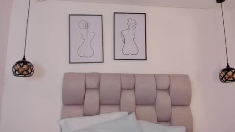 hanna__evans_ online show from 8, 10, 2025