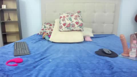 hanna_hornyx20 online show from 15, 5, 2026