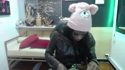 hanna_lamber online show from 12, 3, 2025