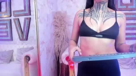 Snapshot of hanna_slut chatting on 5, 5, 2026 EVA online show from 5, 5, 2026