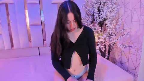 hannacollins_2 online show from 27, 9, 2025