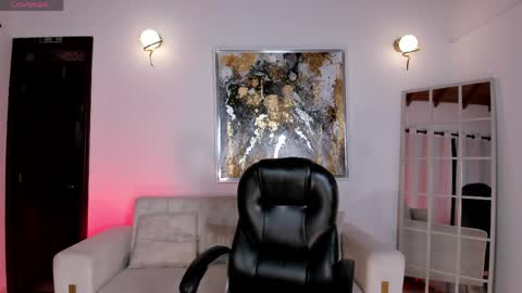  Hanna Connor  online show from 20, 4, 2026