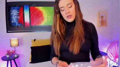 Snapshot of hannadowling_gh chatting on 12, 10, 2025 Hanna online show from 12, 10, 2025