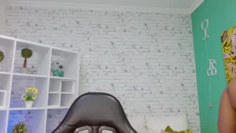 Hannah  online show from 23, 11, 2025