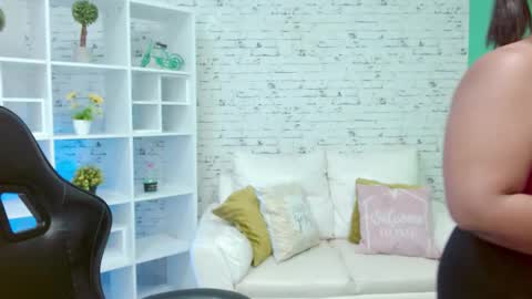 Hannah  online show from 2, 12, 2025