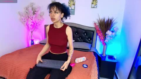 HannahBlue  online show from 5, 2, 2026