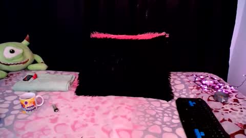 hannaqueen23 online show from 19, 10, 2025