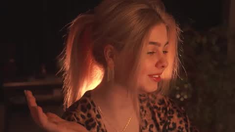 Snapshot of hannasthesia chatting on 3, 3, 2025 Hanna online show from 3, 3, 2025