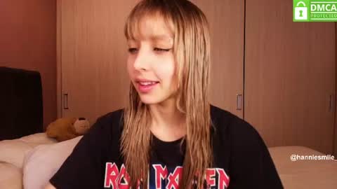 Snapshot of hanniesmile_ chatting on 6, 8, 2026 Hannie online show from 6, 8, 2026