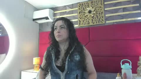 Snapshot of hanny_bliss chatting on 26, 4, 2026 Hanny online show from 26, 4, 2026
