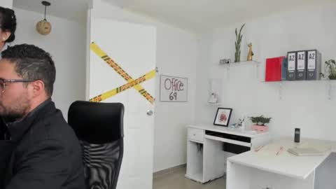 Happer Quinn  Mr Hale online show from 21, 11, 2025