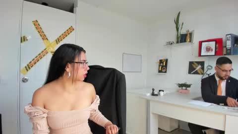 Happer Quinn  Mr Hale online show from 16, 12, 2025