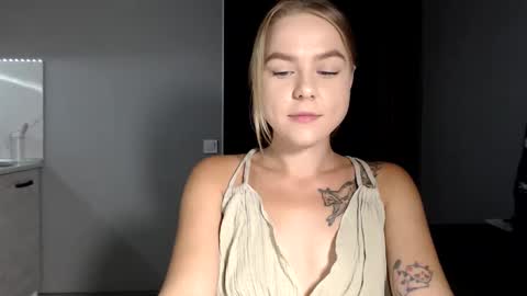 Snapshot of happy_fox_ chatting on 10, 9, 2025 happy_fox_ online show from 10, 9, 2025